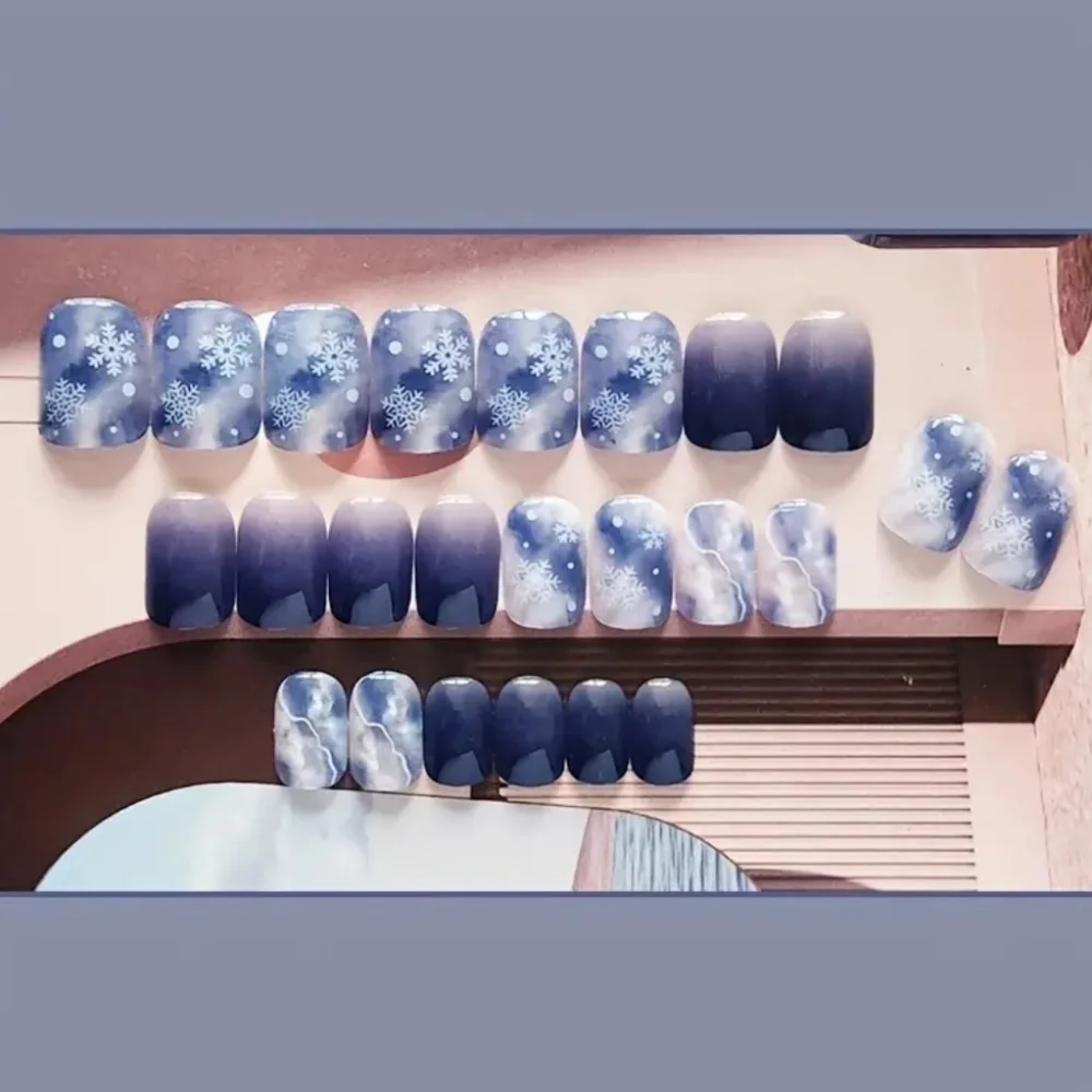 24 Pieces Fake press on nails